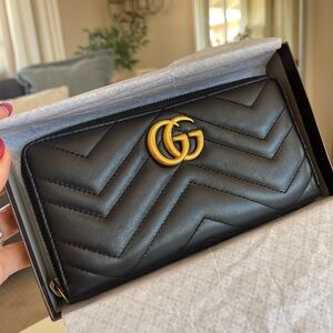 Gucci GG Marmont Matelassé Zip-Around Wallet Black Calfskin